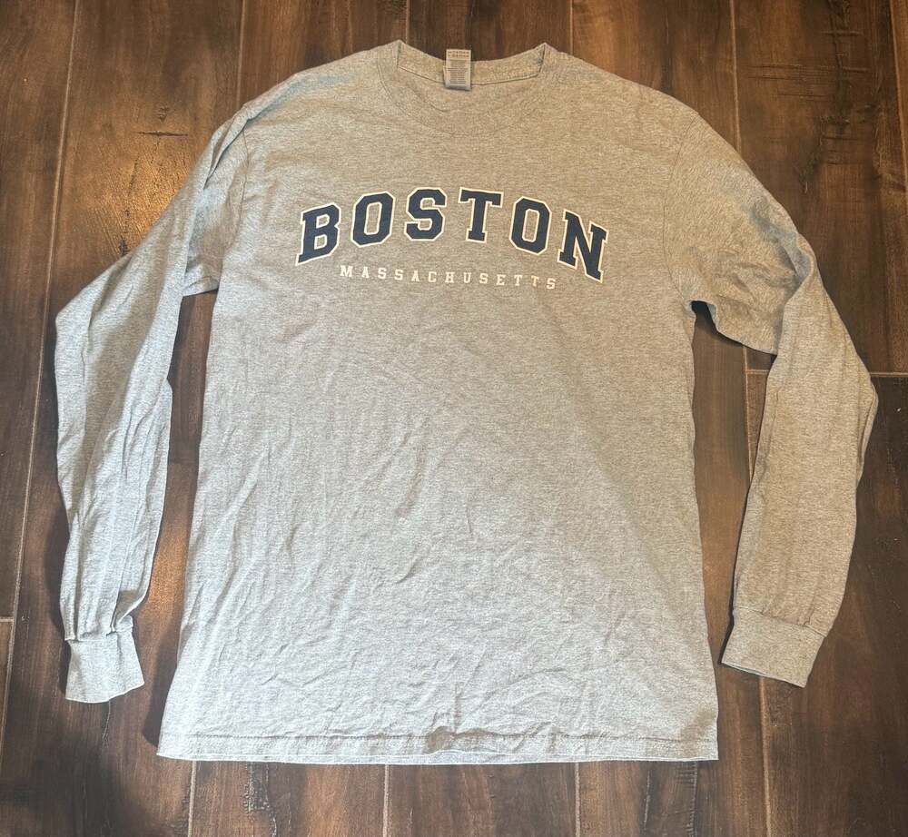 Gildan Ultra Cotton Boston Massachusetts Gray Long Sleeve T-Shirt Medium